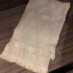 Sjaal Lichtgrijs, zoals gemeld door Van der Valk Hotel Zwolle met iLost