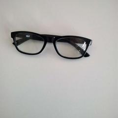 Glasögon, rapporterat av Twisto med iLost