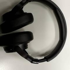 Fejhallgató, amint azt Centraal magazijn az iLost segítségével jelentette.