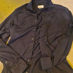 Shirt BLACK, as reported by Room Mate Bruno using iLost