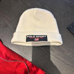 Beanie Wit, zgłoszono przez Van der Valk Hotel Amsterdam-Amstel przy użyciu iLost