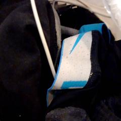 Kläder, Skor & Usb laddare, rapporterat av Leonardo Royal Hotel Amsterdam med iLost