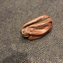 Trousse de toilette, a été signalé par Van der Valk Hotel Utrecht utilisant iLost
