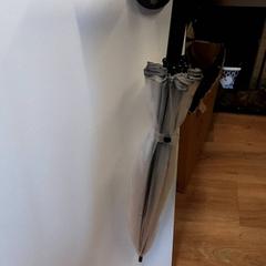 Parapluie Plastic, a été signalé par Qbuzz ZHN utilisant iLost
