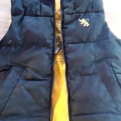 Gilet matelassé, a été signalé par EBS Tramplein utilisant iLost