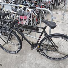 Herenfiets zwart opoefiets, iLost를 사용하여 Stadswerk072에 보고됨