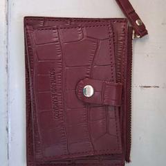 Brieftasche Rood slangenprint, gemeldet von Zwarte Cross (Gemeentehuis) über iLost