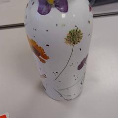 Dricksflaska Wit met bloemen, rapporterat av Vrije Universiteit Amsterdam med iLost