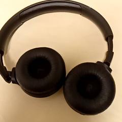 Sluchátka, jak nahlášeno Mövenpick Hotel Amsterdam City Centre pomocí iLost