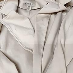 Chaqueta de mujer, ha sido reportado por IKEA Forus con iLost