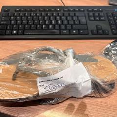 Sandalias Grijs, segundo informou Van der Valk Hotel Deventer usando iLost