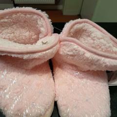 Papuče rose, ako bolo nahlásené TCL pomocou iLost