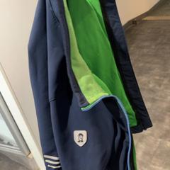 Kurtka Green, zgłoszono przez Pathé Nijmegen przy użyciu iLost