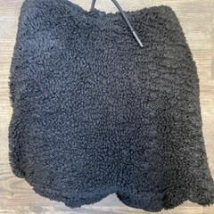 Sweater, como reportado por Inntel Hotels Amsterdam Centre utilizando o iLost