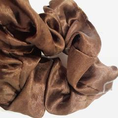 Haarscrunchies marron, zoals gemeld door TCL met iLost