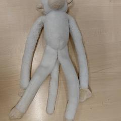 Knuffeldoek Singe Blanc, zoals gemeld door IKEA Bayonne Ametzondo met iLost