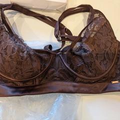 Biustonosz, zgłoszono przez Inntel Hotels Utrecht Centre przy użyciu iLost