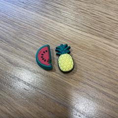 Patches voor crocs, jak nahlášeno Designer Outlet Roosendaal pomocí iLost