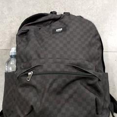 İLost kullanarak Regio Antwerpen - Brussel tarafından bildirildiği gibi Sırt çantası