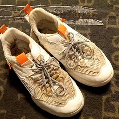Schoenen, zoals gemeld door Van der Valk Hotel Sneek met iLost