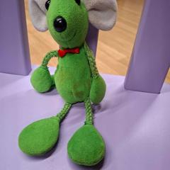 Zintzilikarioa zelená myška, gisa salatu by IKEA Brno iLost erabiliz