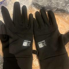 Guanti black, come riportato da Amsterdam ID Aparthotel utilizzando iLost