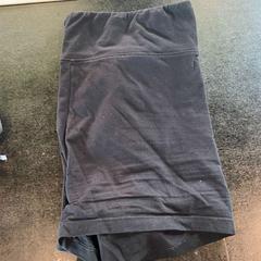 Kurze hose, gemeldet von Hotel V Fizeaustraat über iLost