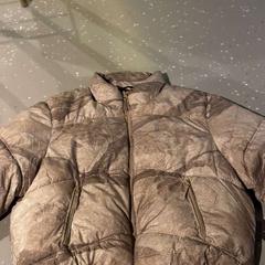 Jacka, rapporterat av Room Mate Bruno med iLost