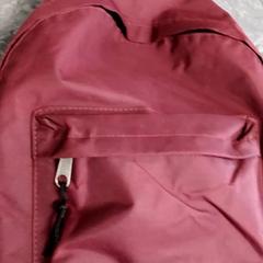 Rugzak Rood, zoals gemeld door Arriva Friesland / Groningen met iLost