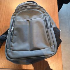 Ryggsäck, rapporterat av Regio Limburg - Leuven med iLost