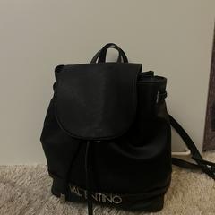 Zwart kunstleren rugzakje Valentino, som rapporterats till iLost