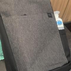 バックパック がiLostで Rotterdam The Hague Airport によって報告されました