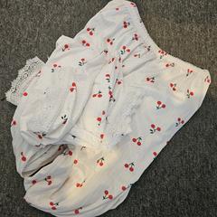 Pijamas, como reportado por Ramada by Wyndham Amsterdam Airport Schiphol utilizando o iLost