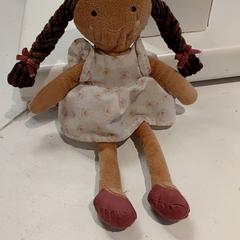 Boneca, segundo informou IKEA Toulouse usando iLost