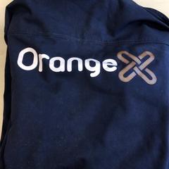 Jas Blauw met opdruk, zoals gemeld door Gemeente Nijmegen met iLost