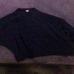 Suéter Zwart, ha sido reportado por De Heeren van Aemstel con iLost