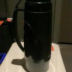 Termoszkanna Black, plastic, universal, amint azt MEININGER Hotel Amsterdam City West az iLost segítségével jelentette.