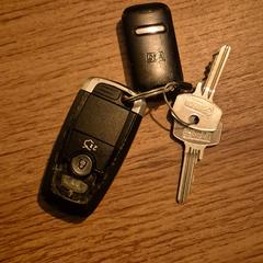 Sleutels en auto transponder, ha sido reportado a iLost