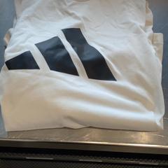 T-shirt, rapporterat av MEININGER Hotel Leipzig Hauptbahnhof med iLost