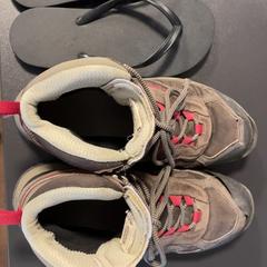 Sneaker & Badslippers Brown, black, zoals gemeld door MEININGER Hotel Dresden Zentrum met iLost