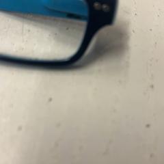 Ulleres, segons ha informat HTM mitjançant iLost