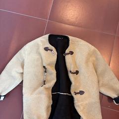 ジャケット groen がiLostで WestCord Hotel Eindhoven によって報告されました