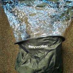 Buggy hoes Regenhoes groen, segons ha informat Burgers' Zoo mitjançant iLost