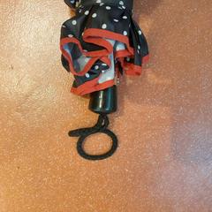 İLost kullanarak TCL tarafından bildirildiği gibi Katlanır şemsiye noir à pois blanc