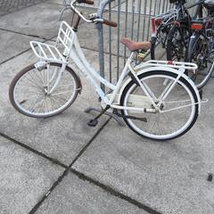 Meisjeskinderfiets cortina wit, jak nahlášeno Stadswerk072 pomocí iLost