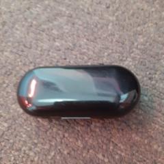 Électronique - Draadloze oortjes, a été signalé par Centraal magazijn utilisant iLost