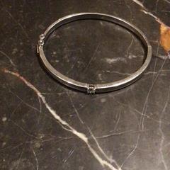 Bracelet, a été signalé par Van der Valk Hotel Zwolle utilisant iLost