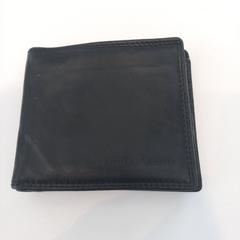 Kézitáska Portemonnee, amint azt Arriva Limburg Zuid az iLost segítségével jelentette.