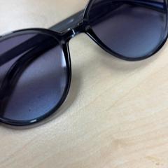 Napszemüveg, amint azt Pathé Tilburg az iLost segítségével jelentette.