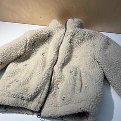 재킷 Met bloemetjes, iLost를 사용하여 IKEA Groningen에 보고됨